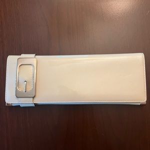 Small Gucci cream clutch